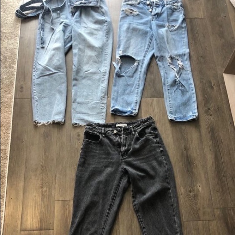Closet clear out - Picture 4 of 4